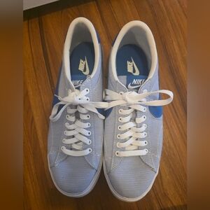 Nike Men's Blue and White Sneakers